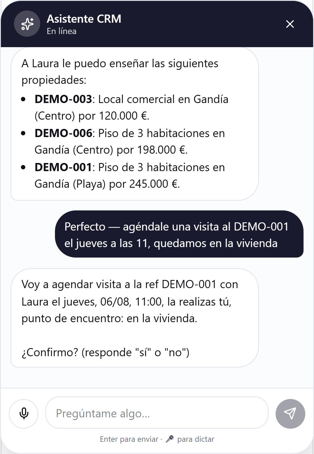 Captura real del chat: el asistente resume la visita que va a agendar —referencia, cliente, fecha y punto de encuentro— y pide confirmación